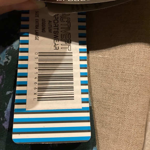 5 brand new pairs of Active Fit Leggings size XL.Retail price $300.00. $60 each - Picture 9 of 10